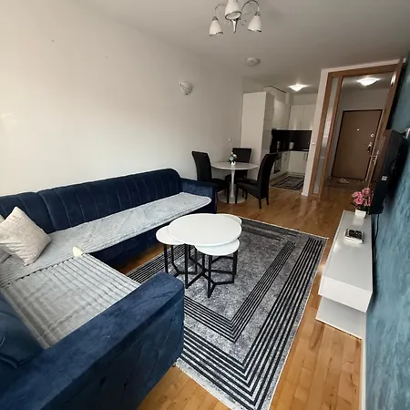 Daky 3 Near Airport,tram And Center Daire